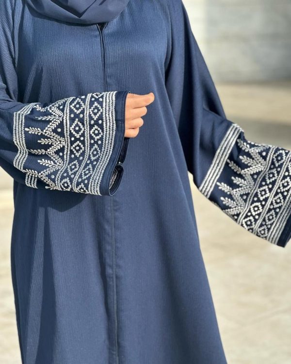 Dubai abaya